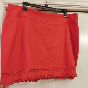 NWT  Coral/Red Skort 22W by Crown & Ivy